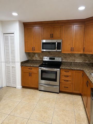8303 SW 20th St, North Lauderdale, FL 33068