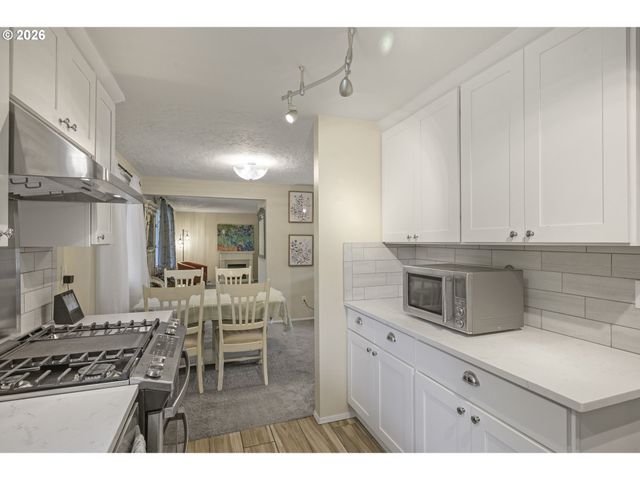 16934 Se FRAGRANCE Ave, Milwaukie, OR 97267