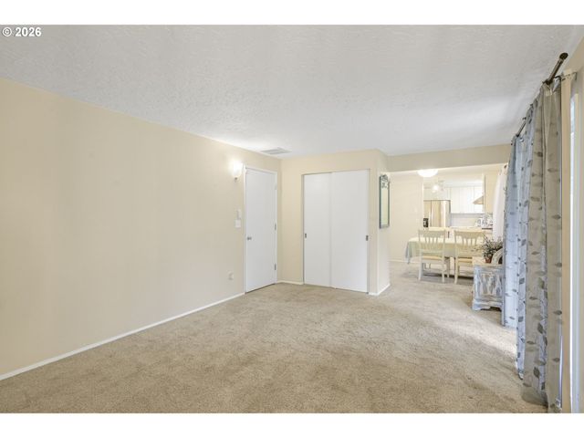 16934 Se FRAGRANCE Ave, Milwaukie, OR 97267