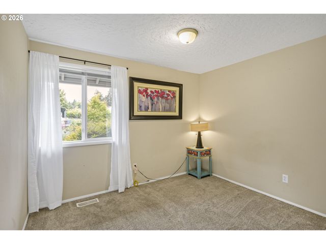 16934 Se FRAGRANCE Ave, Milwaukie, OR 97267