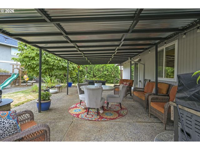 16934 Se FRAGRANCE Ave, Milwaukie, OR 97267