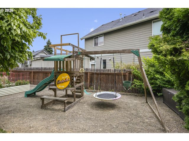16934 Se FRAGRANCE Ave, Milwaukie, OR 97267