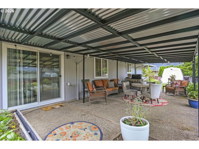 16934 Se FRAGRANCE Ave, Milwaukie, OR 97267