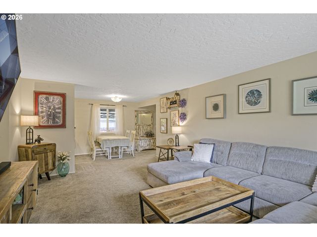 16934 Se FRAGRANCE Ave, Milwaukie, OR 97267