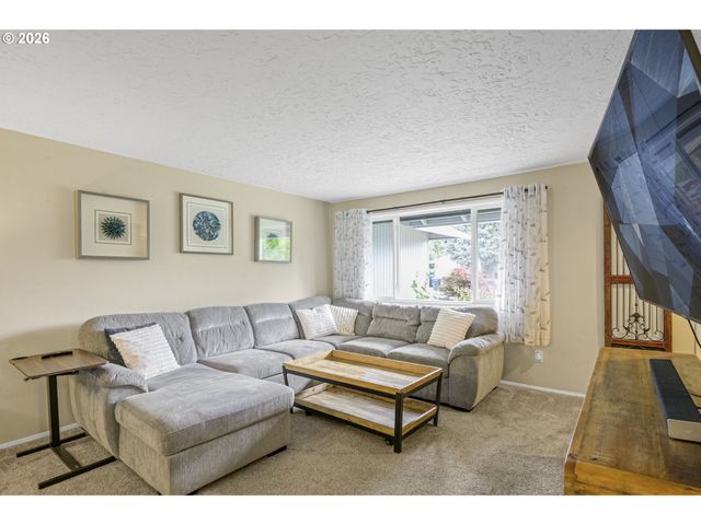 16934 Se FRAGRANCE Ave, Milwaukie, OR 97267