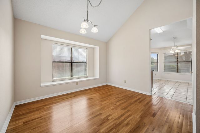 2612 Fountainview Drive, Corinth, TX 76210