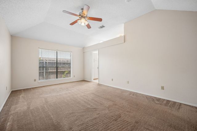 2612 Fountainview Drive, Corinth, TX 76210