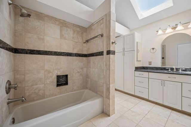 2612 Fountainview Drive, Corinth, TX 76210