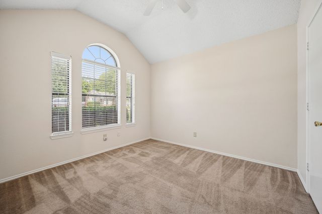 2612 Fountainview Drive, Corinth, TX 76210