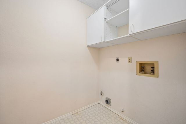 2612 Fountainview Drive, Corinth, TX 76210