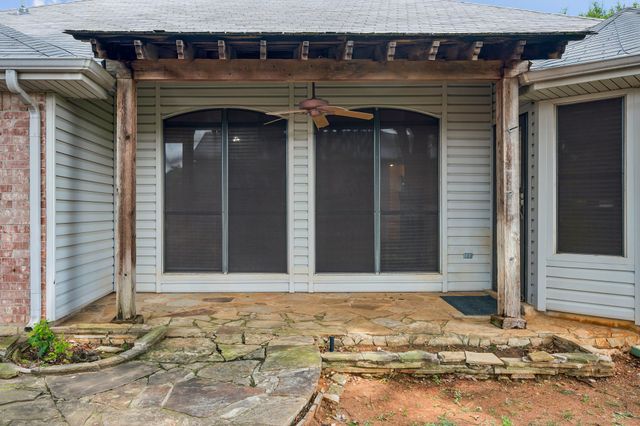2612 Fountainview Drive, Corinth, TX 76210