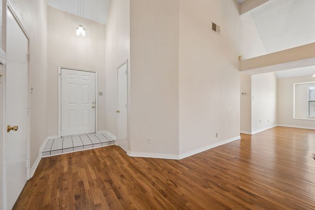 2612 Fountainview Drive, Corinth, TX 76210