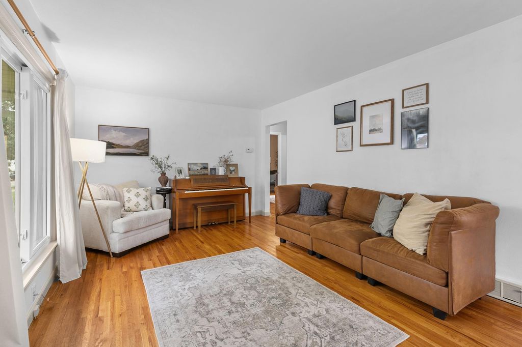 1668 Idaho Avenue E, Saint Paul, MN 55106 — photo 2