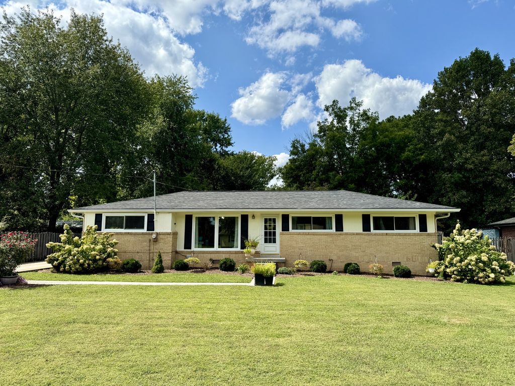 1807 Graybar Ln, Murfreesboro, TN 37129