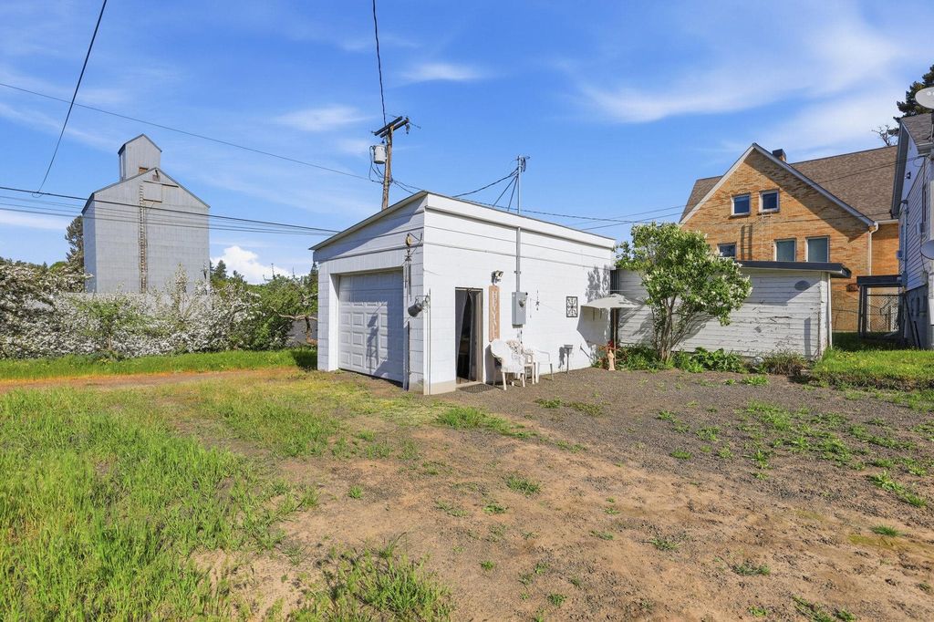 321 S Crosby St, Tekoa, WA 99033 photo 4