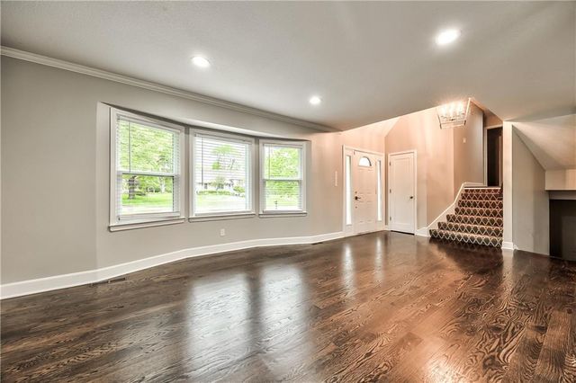 16402 Riggs Road, Stilwell, KS 66085