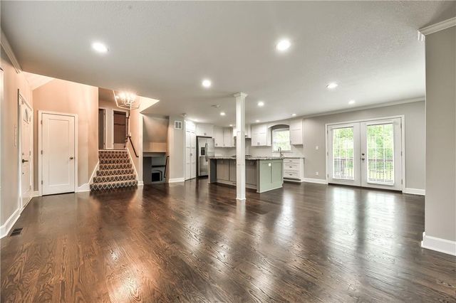 16402 Riggs Road, Stilwell, KS 66085