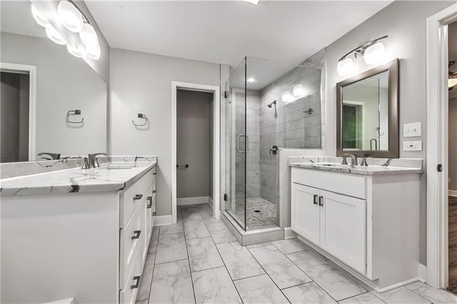 16402 Riggs Road, Stilwell, KS 66085
