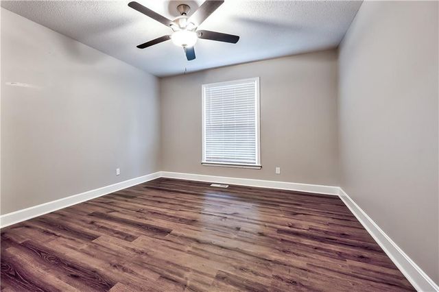 16402 Riggs Road, Stilwell, KS 66085