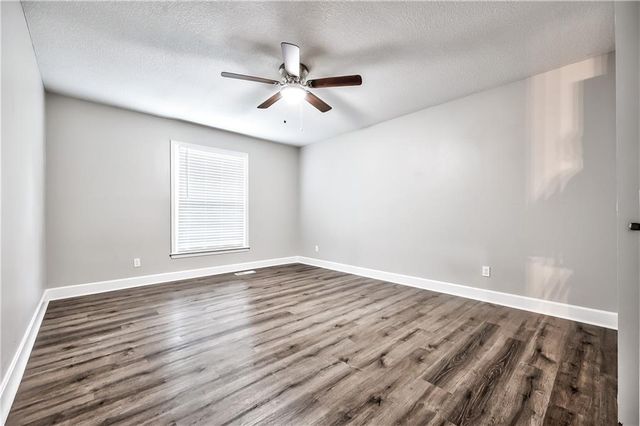 16402 Riggs Road, Stilwell, KS 66085