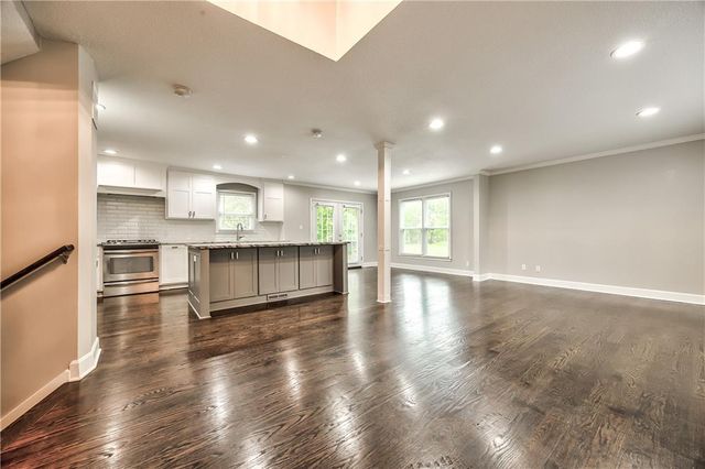 16402 Riggs Road, Stilwell, KS 66085