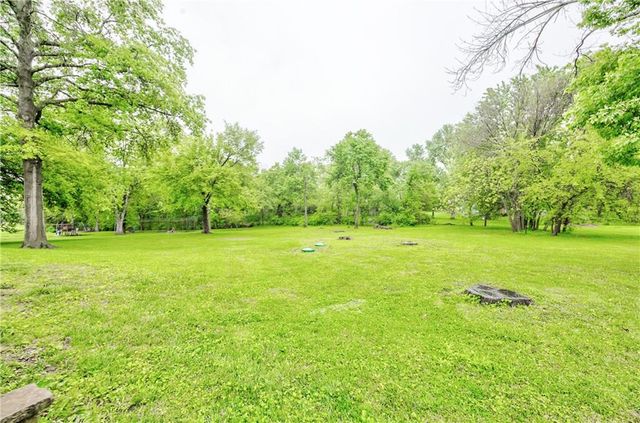 16402 Riggs Road, Stilwell, KS 66085