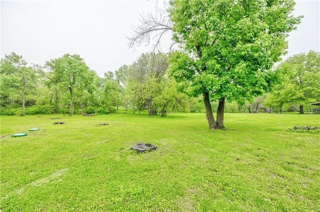 16402 Riggs Road, Stilwell, KS 66085