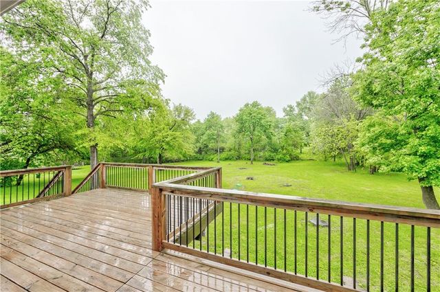 16402 Riggs Road, Stilwell, KS 66085