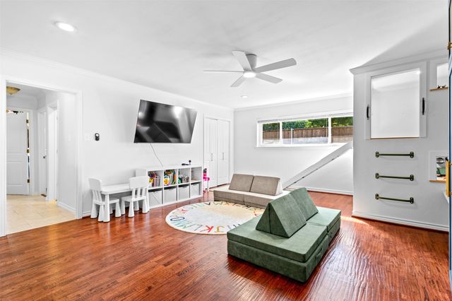 3707 Pallos Verdas Drive, Dallas, TX 75229