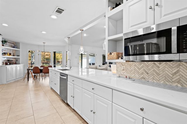 3707 Pallos Verdas Drive, Dallas, TX 75229