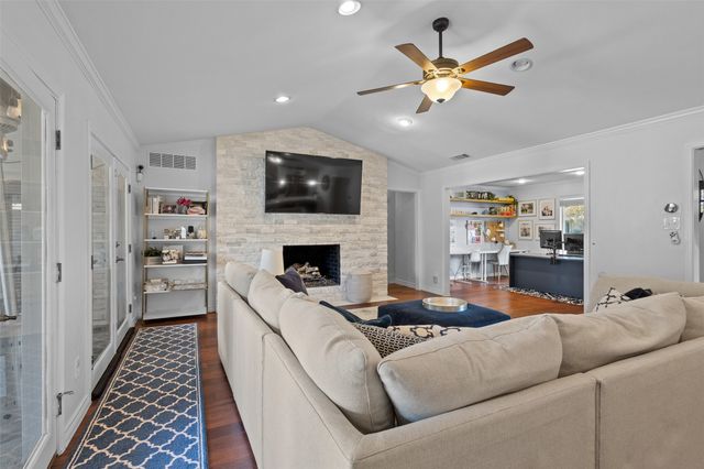 3707 Pallos Verdas Drive, Dallas, TX 75229