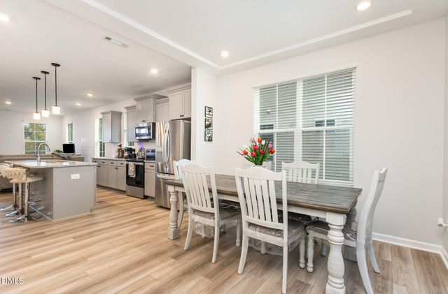 208 White Oak Gdn Way, Garner, NC 27529