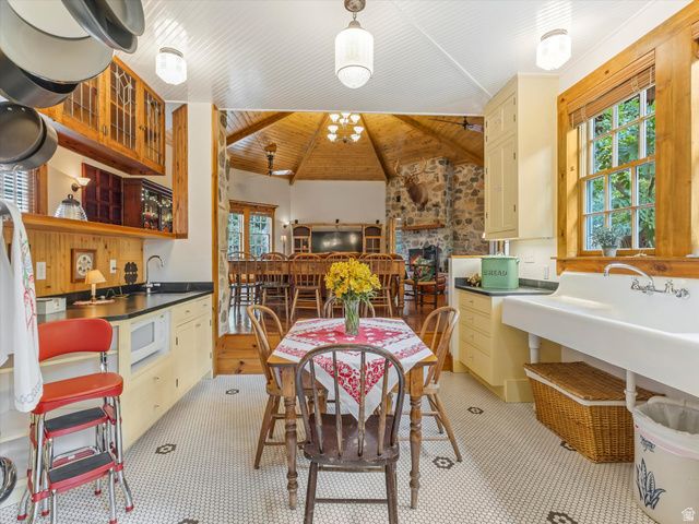 252 N 400 E, Centerville, UT 84014