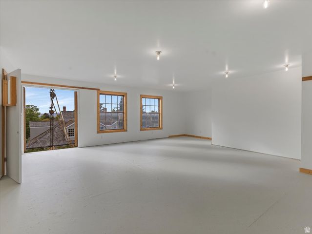 252 N 400 E, Centerville, UT 84014