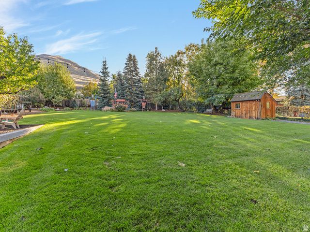 252 N 400 E, Centerville, UT 84014