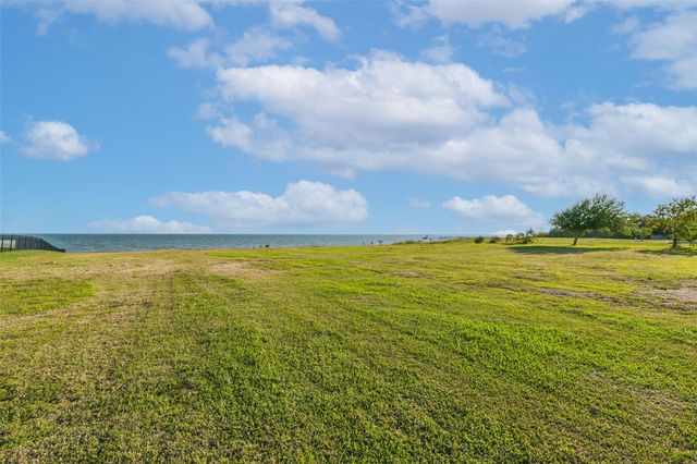 8224 Fm 2354 Road, Beach City, TX 77523