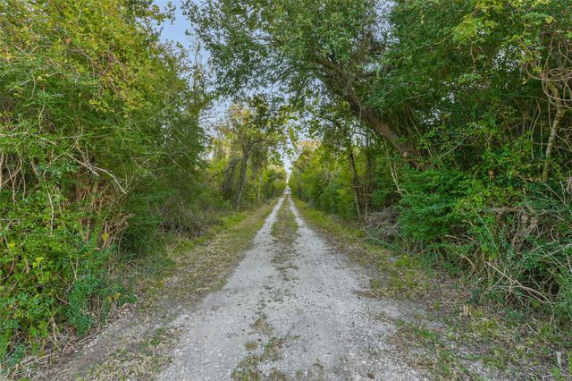 8224 Fm 2354 Road, Beach City, TX 77523