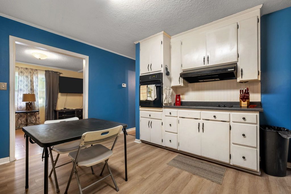 1545 Sparrow Road, Tallahassee, FL 32305