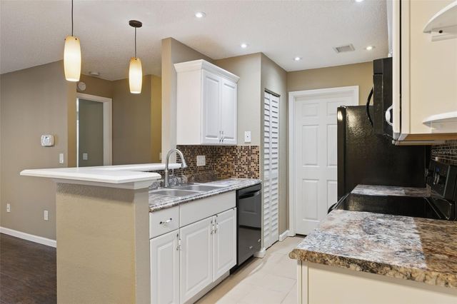 2532 GRASSY POINT DR 100, Lake Mary, FL 32746