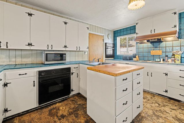 11409 Harpold Road, Klamath Falls, OR 97603