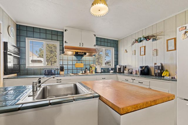 11409 Harpold Road, Klamath Falls, OR 97603