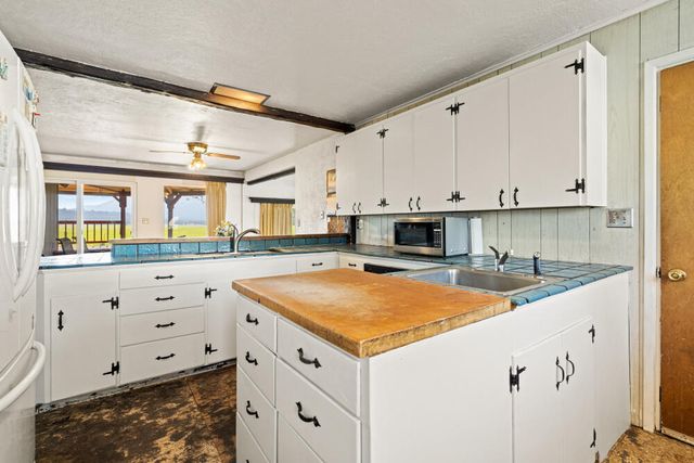11409 Harpold Road, Klamath Falls, OR 97603