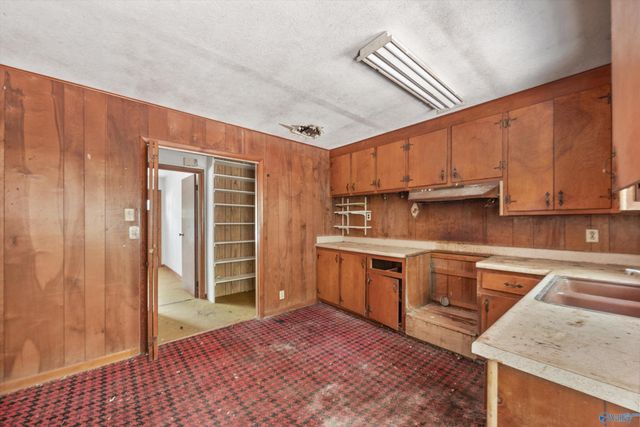 400 Fussy Hill Road, New Market, AL 35761