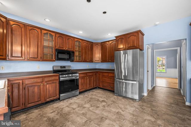 360 DEW DROP RD, York, PA 17402
