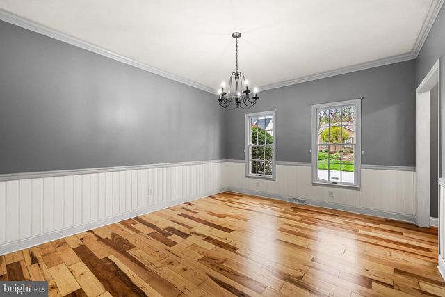 360 DEW DROP RD, York, PA 17402