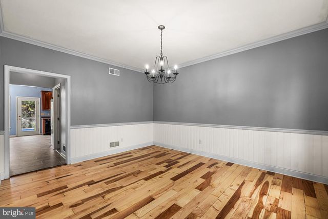 360 DEW DROP RD, York, PA 17402