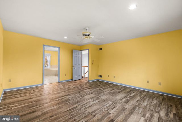 360 DEW DROP RD, York, PA 17402