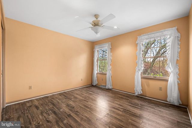 360 DEW DROP RD, York, PA 17402