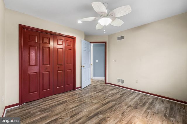 360 DEW DROP RD, York, PA 17402