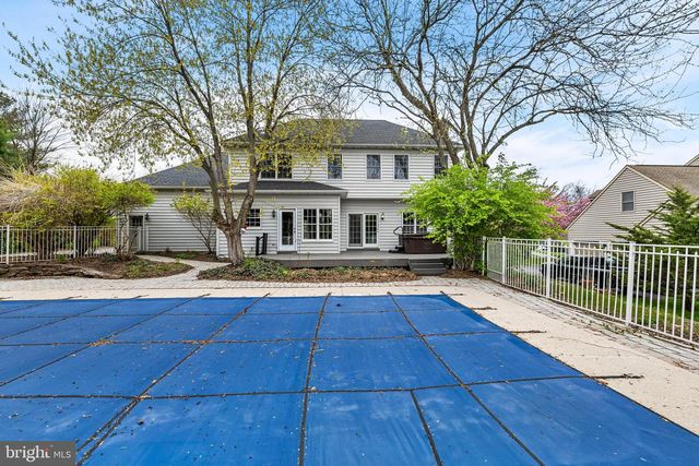 360 DEW DROP RD, York, PA 17402
